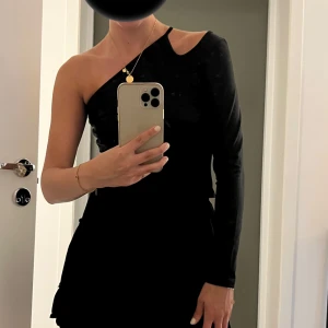 Topp - Svart topp från Nelly stl M