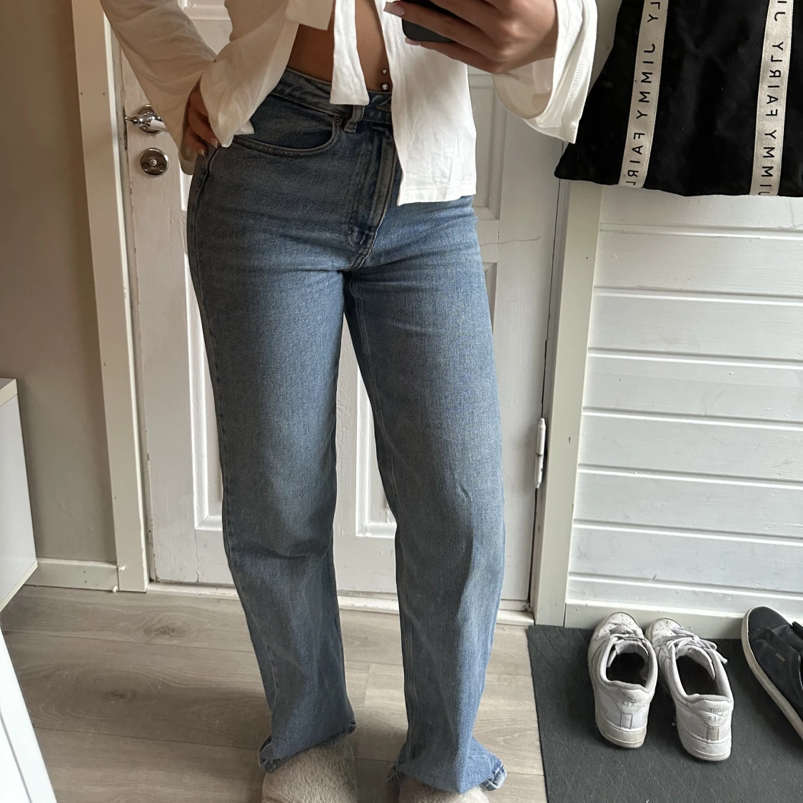 Blåa mid/highwaist jeans  - 90