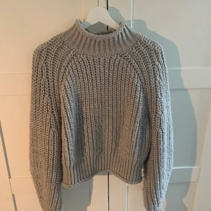 Stickad tröja  - Jätteskön stickad tröja! 