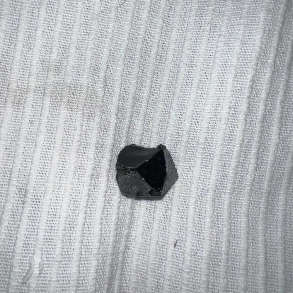 Äkta Obsidian kristall. Övrigt.