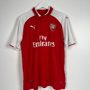 Fotbollströja  - Puma - Arsenal 2017/18 #9 Lacazette🔥 Storlek M Skick 9/10 599kr 