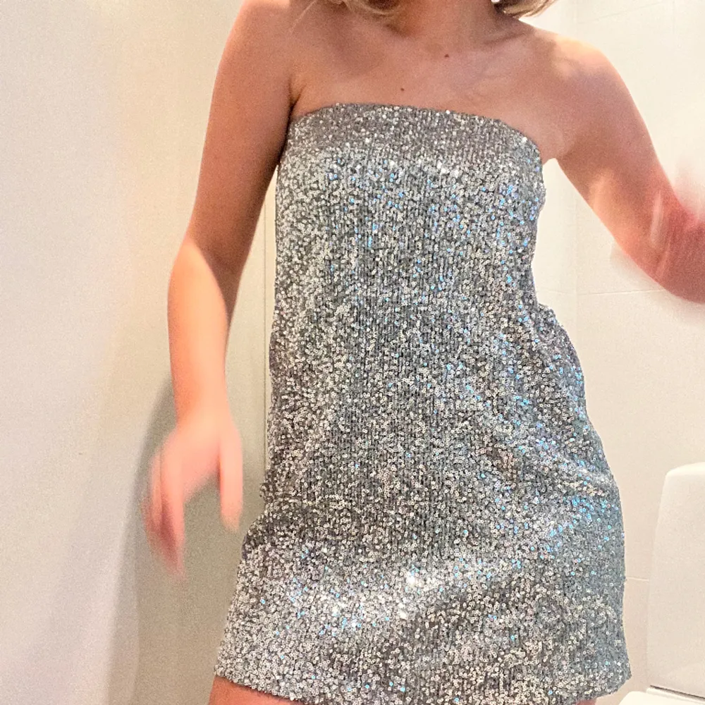 Så fin paljett klänning från Zara!🪩🪩 Perfekt till jul och nyår😍. Klänningar.