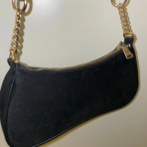 Shoulderbag H&M - Fin väska i nyskick. 