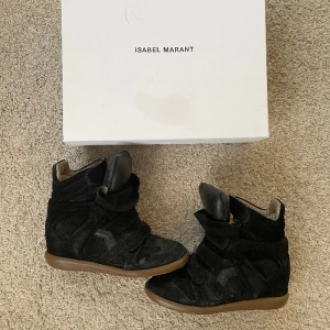 Isabel Marant💋❤️ - Säljer nu mina älskade marants då dom inte kommer till användning längre😔❤️Väl använda men fortfarande bra skick, pris kan diskuteras❤️💋