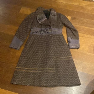 Kappa - Vacker kappa i ull/bomull, Gudrun Sjödén, storlek L