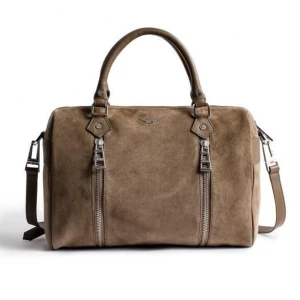 Stor Zadig väska - Jätte fin Zadig väska i modellen ”Sunny medium Suede bag. Perfekt till skolan och så fin💕 kan gå ner i pris så lägg gärna prisförslag!