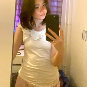 Linne - Söt vit linne, använt endast 2 gånger.