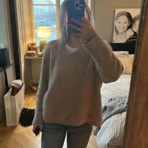 Stickad tröja  - Säljer nu min stickade tröja från WERA  Den är i stolek s och väl tagen hand om! 