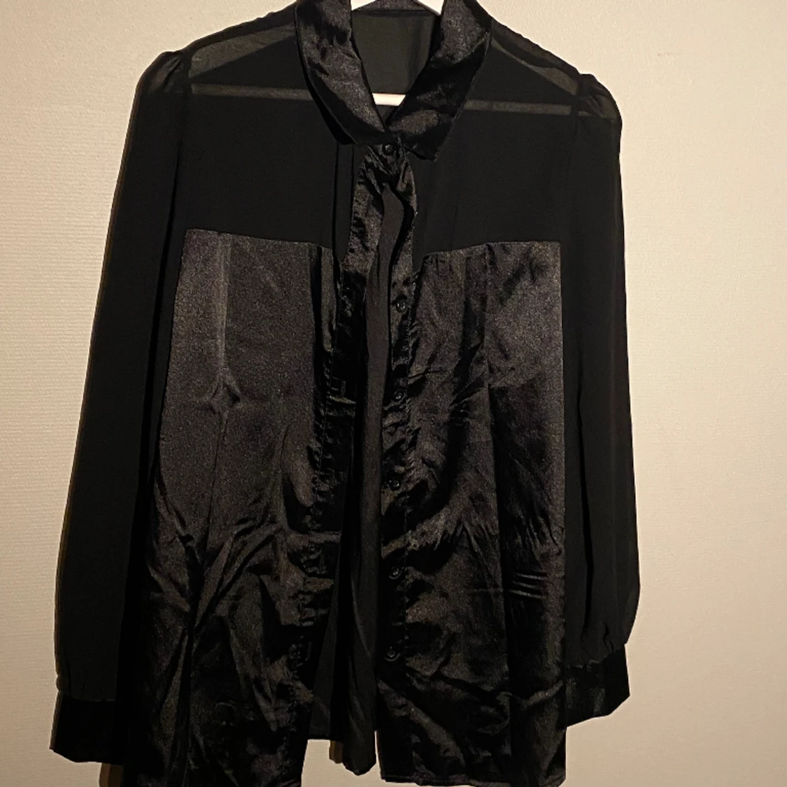 Skjorta svart, genomskinlig  - 90