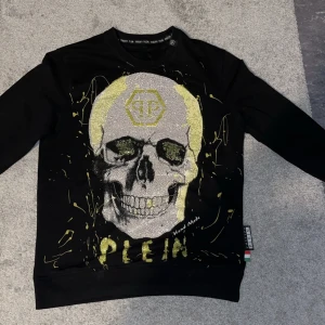 Philipp Plein Sweatshirt - Philipp plein sweatshirt i nyskick  Finns ej att köpa någonstans  Storlek M Kan gå ner vid snabb affär