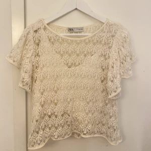 Spetstopp  - Super fin spets topp i bra skick 