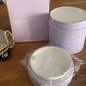 Caia peeling pads - Säljer dessa peeling passen från CAIA❤️ Oöppnade och originalpris är 395! Kan även gå ner i pris vid snabbt köp!❤️