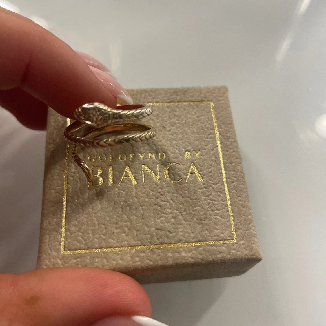 Guldig ormring Bianca Ingrosso