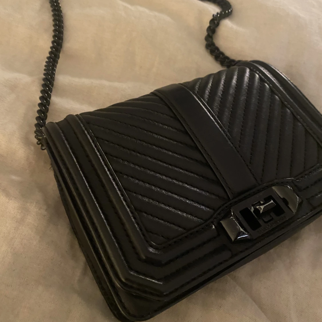 Svart väska letar ny ägare! - 90