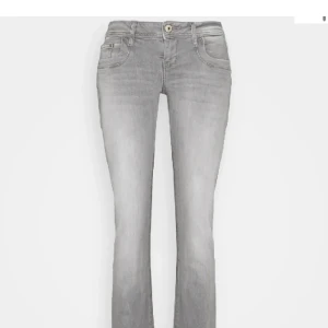 Ltb jeans  - Säljer dess skit snygga gråa ltb jeansen som är helt slutsålda, eftersom de inte kommer ull användning💗