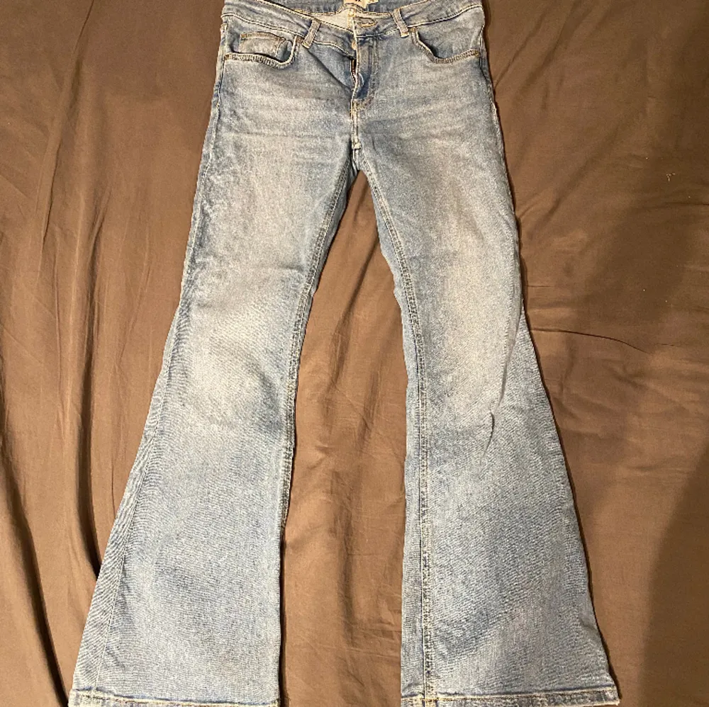 Lågmidjade jeans från lager 157! Jätte fint skick!! 200kr plus frakt!!💙 . Jeans & Byxor.
