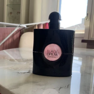Black opium parfym  - Helt ny 100ml