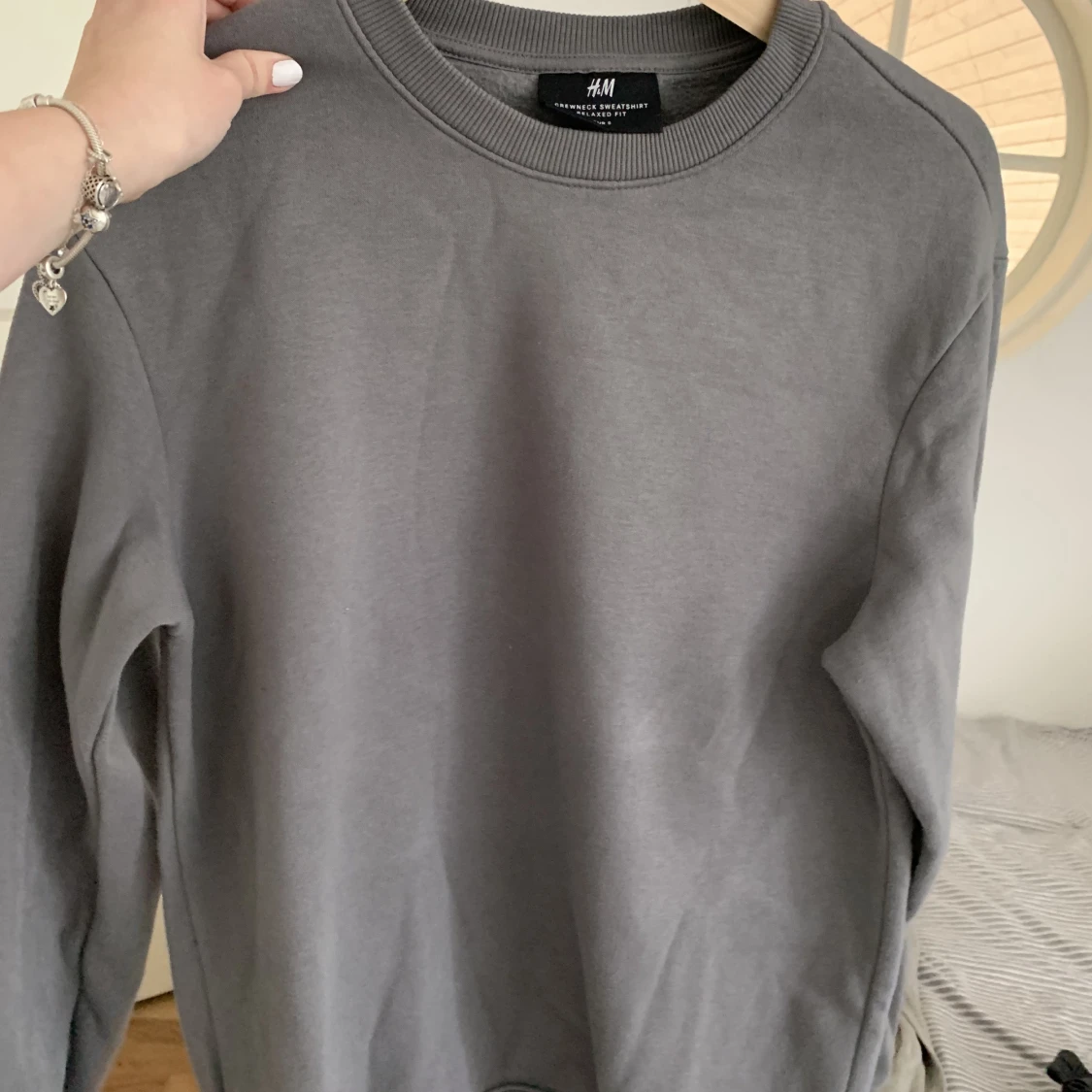 Grå sweatshirt