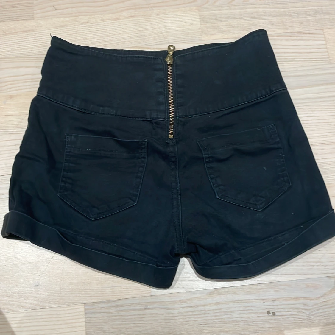 Högmidjade shorts  - 90