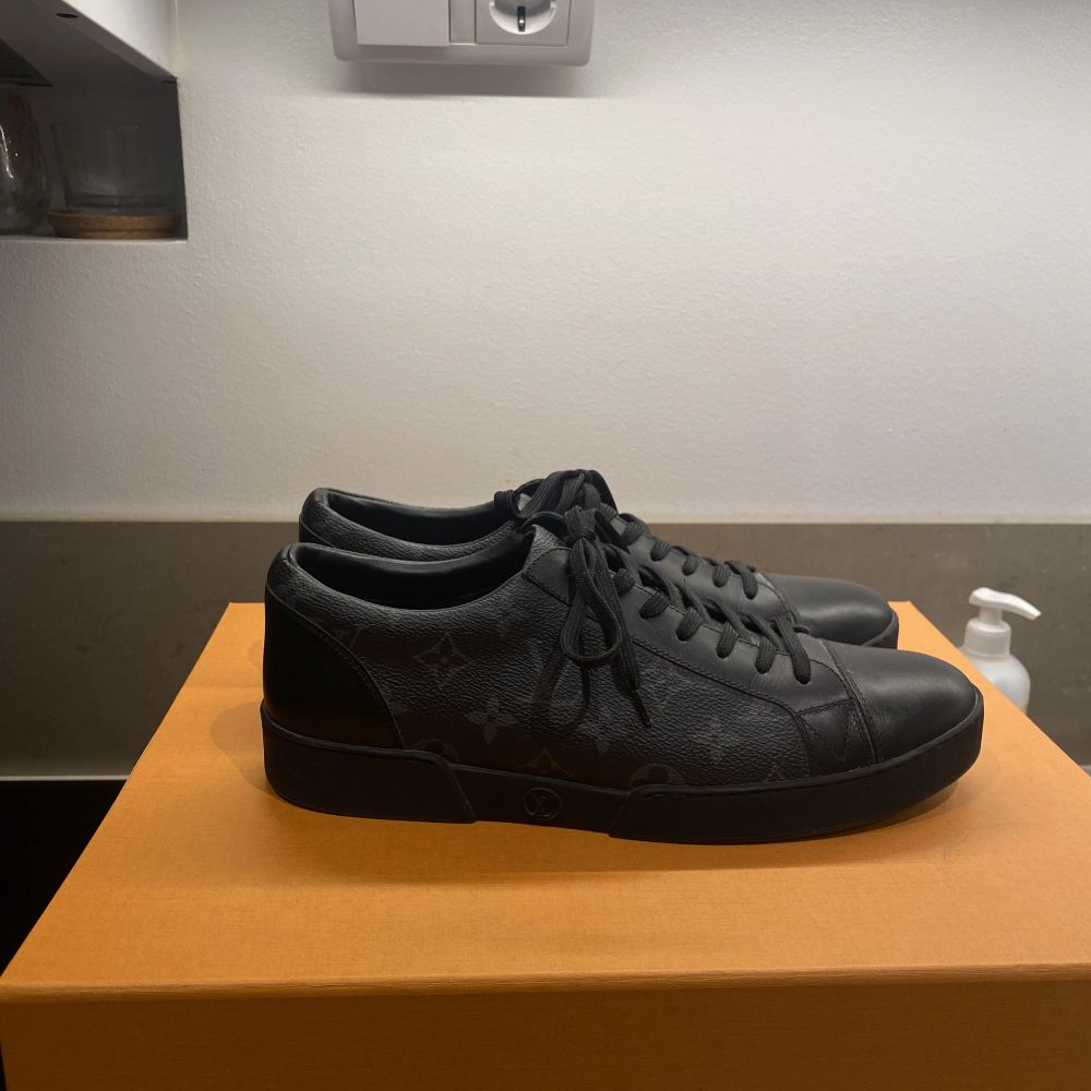 Svart Louis Vuitton Sneakers | Plick Second Hand