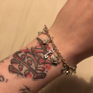 Y2K armband - Ej använt  Kolla in min sida för mer smycken/ kläder m.m✨😇