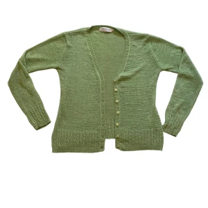 Vintage kofta  - Söt kofta köpt här på plick🥰   Strl 42 men sitter som s 😊