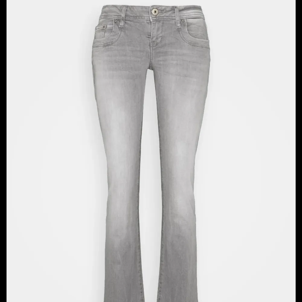 Helt oanvända ltb jeans från Zalando, (nypris 829) Frakt tillkommer💕. Jeans & Byxor.