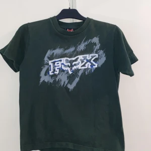 t-shirt - Cool grön FOX tshirt!