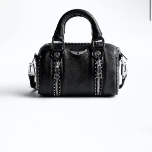 Zadig sunny nano - Säljer nu min älsklings väska då jag har köpt en annan väska! Skriv privat för mer bilder eller frågor💗