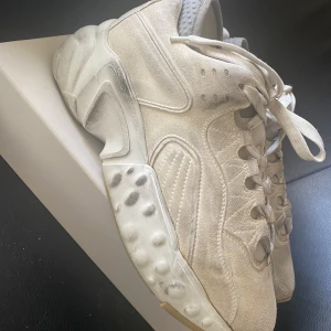 Acne Studio  - Acne Studio  Storlek 40 fit 41 Nypris 4400kr Mittpris 2200kr Condition 8,5/10