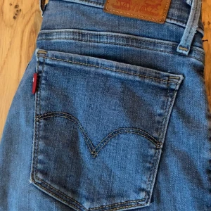 Levis jeans  - Levis jeans strl 24 