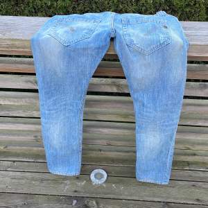 Ett par Dondup jeans strl 30 bra skick hör va dig för mer info dem är i slim fit