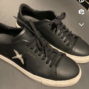 Arigto skor - Säljer mina Arigato skor. Bra skick i storlek 43. Dm vid intresse 