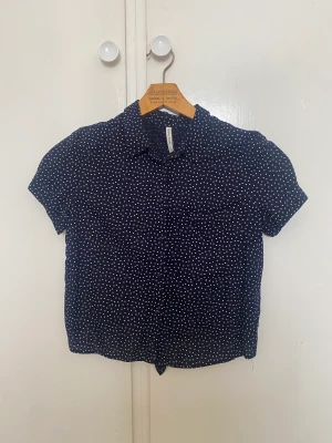 Skjorta  - Knappt använd