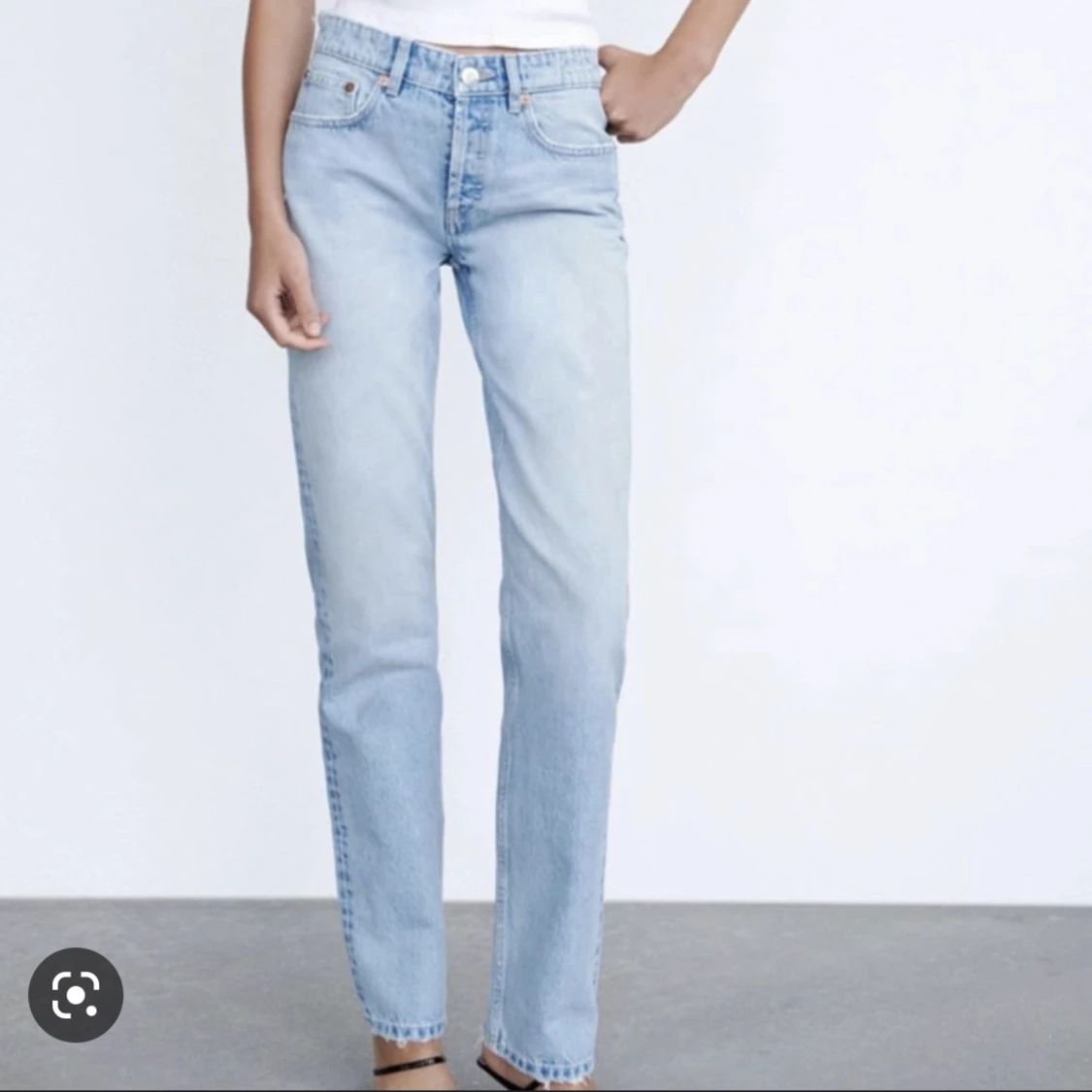 Zara mid Rise jeans 