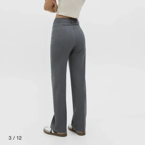 Pull&bear kostymbyxor grå - Köpta för 329kr på zalando. Aldrig använda och de är även slutsålda på hemsidan. Skicka meddelande om ni har några andra frågor! 😊(lånade bilder)