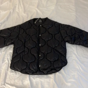 Mango jacka  - Jätte fin mango jacka som jag fick förra året i julklapp. Den är knappt använd och har inga defekter. ❤️ Det går bra att komma med prisförslag😊