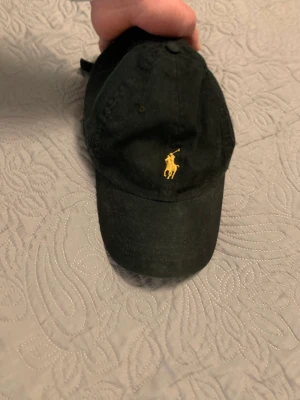 Ralph Lauren keps - Säljer nu min Ralph Lauren keps då jag inte använder den längre, passar alla!