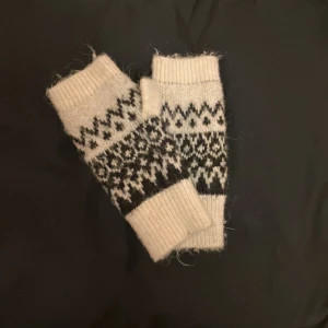 Handledsvärmare - Supersköna trendiga handledsvärmare. De passar alla storlekar. Vid frågor meddela mig