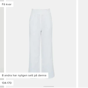  Byxor -  Jag säljer dom här fina vita byxorna från Cubus storlek 146. Dom är i bra skick ❤️
