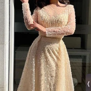 Kläder  - Har använt den en gång bara i fyra timmar 