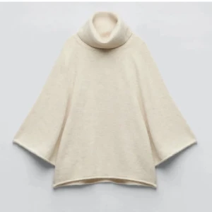 Stickad zara tröja - Säljer denna så snygga och populära stickade tröjan från zara. Den är i nyskick💕💕