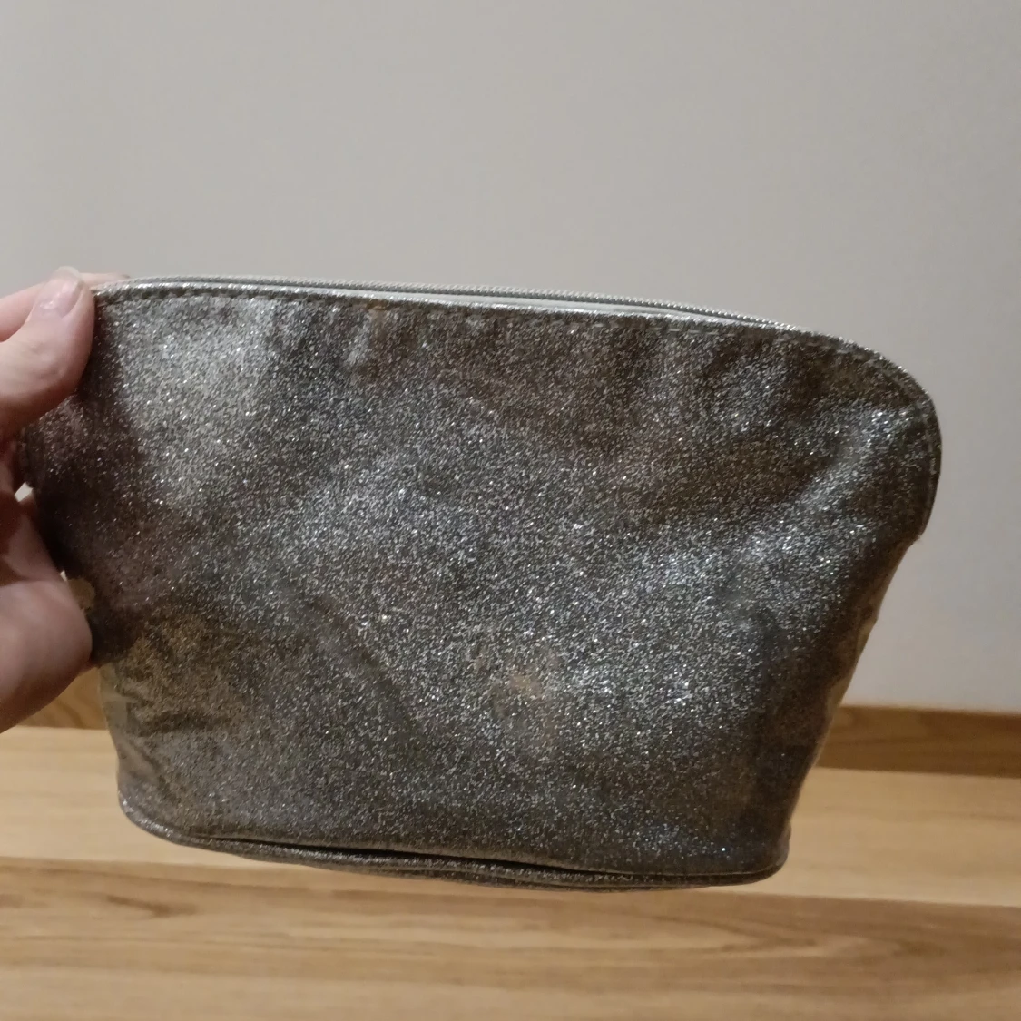 En penselskrin/nessisär/sminkväska från lumene