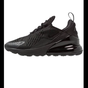 Nike 270 - Säljer mina skor då dom är för små. Använda några fåtal gånger🩷