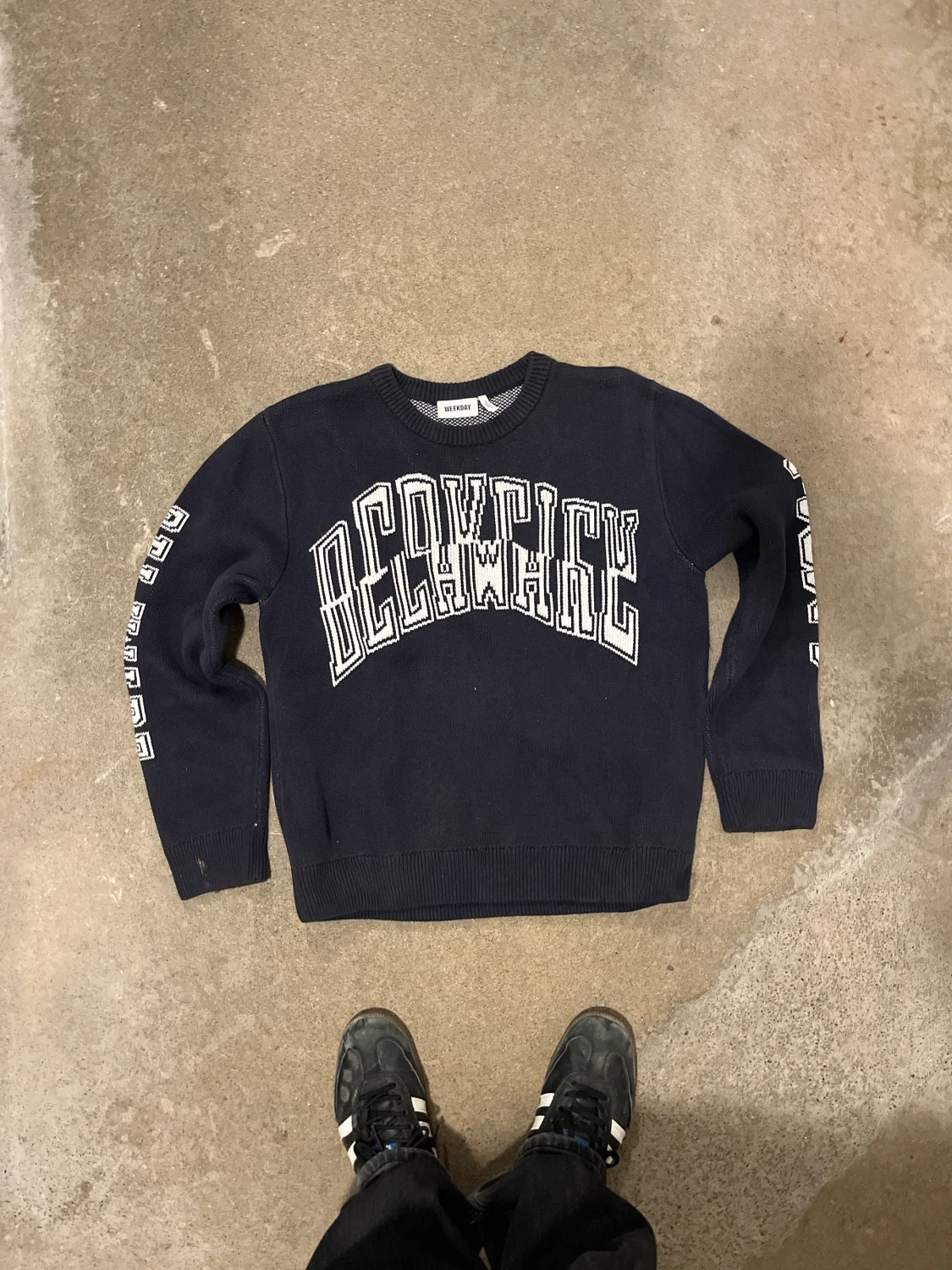 Weekday Sweatshirt 