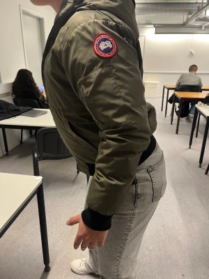 Canada Goose Jacka - En schysst jacka med bra pris. Varm som fan så det är en bra vinterjacka. Nypris: 12 000