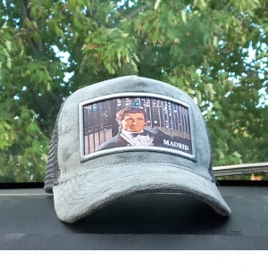 Velvet keps - Tja säljer min velvet keps