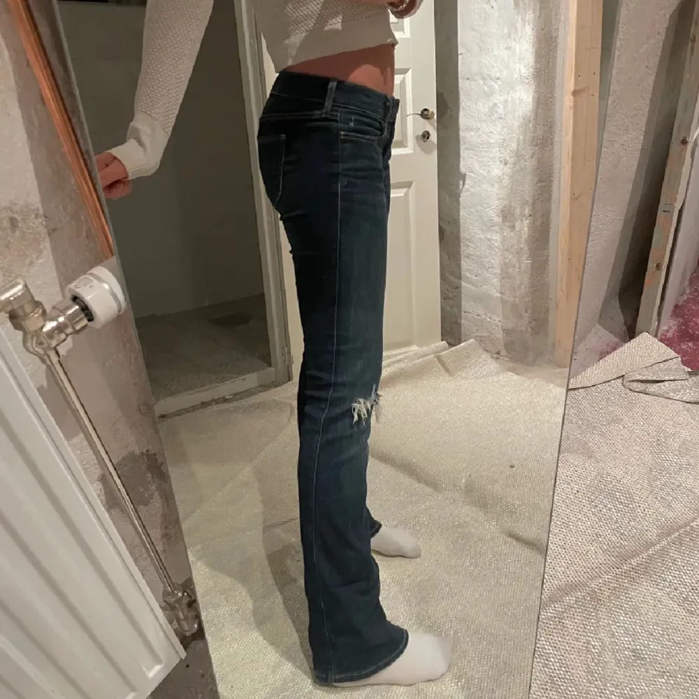 Snygga lågmidjade jeans som är i ett så skönt och stretchigt material!. Jeans & Byxor.