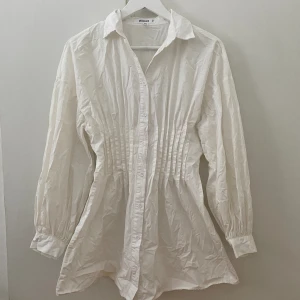 Skjortklänning - Från missguided, storlek 36. 