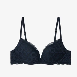 Intimissmi bh - SUPER GIOA - push up-bh - intensivblau Säljer min bh från intimissmi, endast använd 2 ggr! (Obs: kommer inte ihåg om det är strl 70A eller 75A men är nästan säker på att det är 70A)